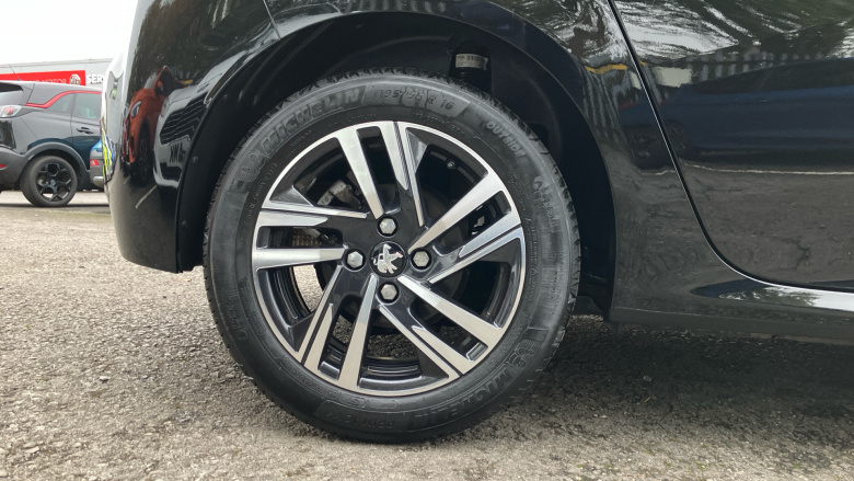 Peugeot 208 1.2 PureTech 100 Allure Premium 5dr Petrol Hatchback